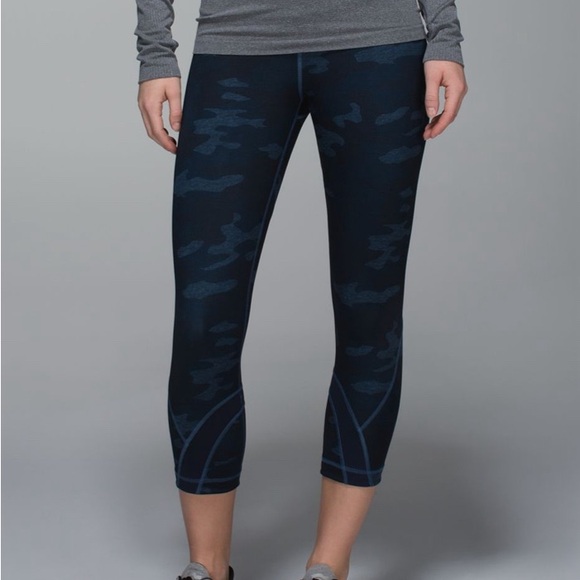 Lululemon Run: Inspire Crop II *All Full-On Luxtreme blue camo 4 - Picture 2 of 8